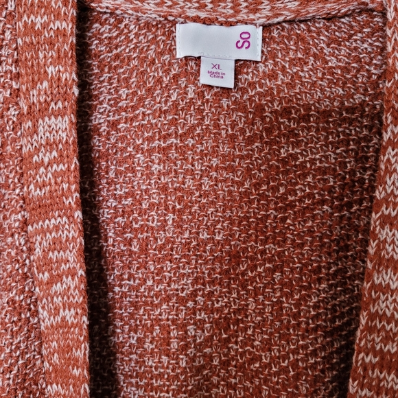 MAKE AN OFFER! Kohl's SO Long Sweater with criss cross detail and pockets NWT!! - Picture 5 of 7